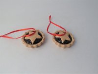 Giftware Trading Mince Pie Tree Decoration 7cm