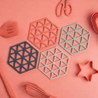 Fusion Twist Silicone Trivet - Assorted
