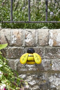 Flamboya Menagerie Hangers On Decor Bee