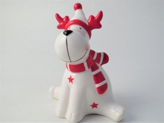 Giftware Trading Sitting Reindeer with Scarf & Stars 8.8 x 12cm